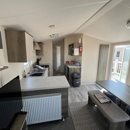 מילום 3 Bedroom Modern Caravan Sleeps Up To 8 מראה חיצוני תמונה