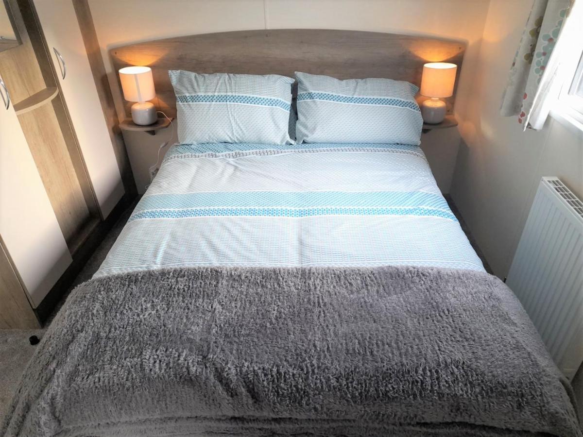 מילום 3 Bedroom Modern Caravan Sleeps Up To 8 מראה חיצוני תמונה