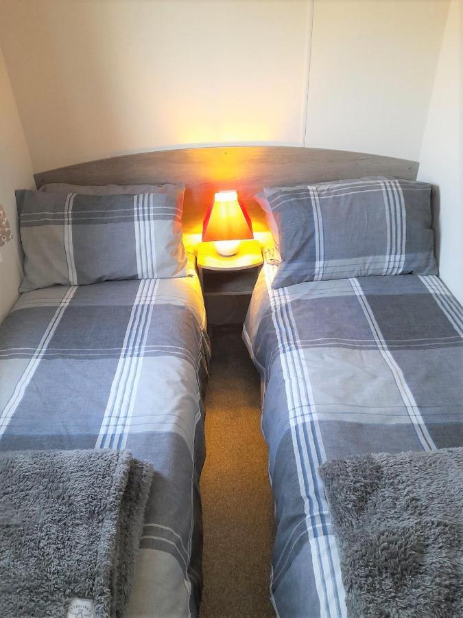 מילום 3 Bedroom Modern Caravan Sleeps Up To 8 מראה חיצוני תמונה