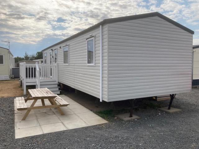 מילום 3 Bedroom Modern Caravan Sleeps Up To 8 מראה חיצוני תמונה