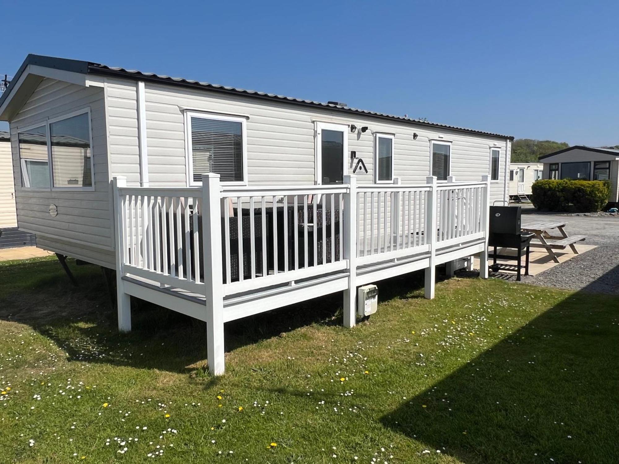מילום 3 Bedroom Modern Caravan Sleeps Up To 8 מראה חיצוני תמונה
